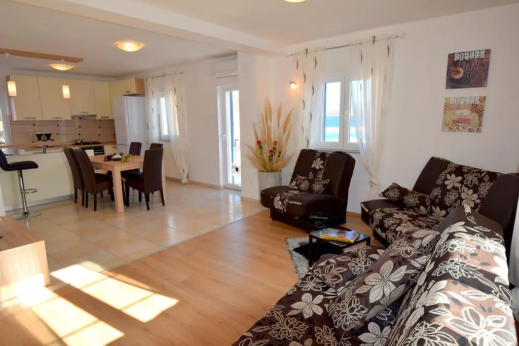 Apartment Celebrini Malinska